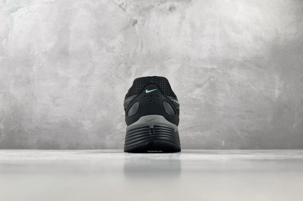 Nike p6000