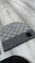 Lv hat