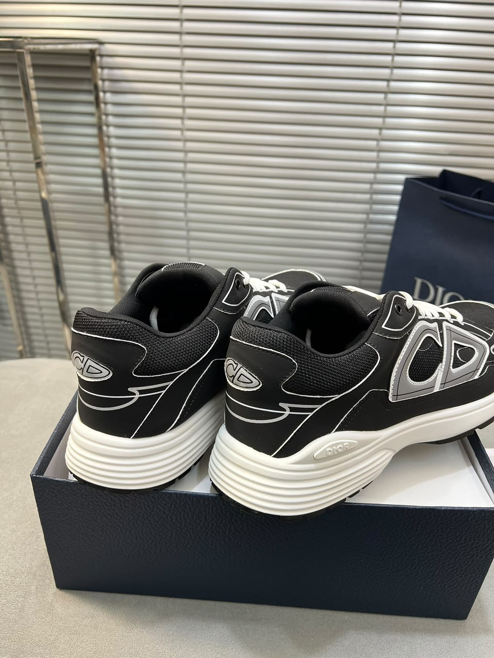 Dior b30
