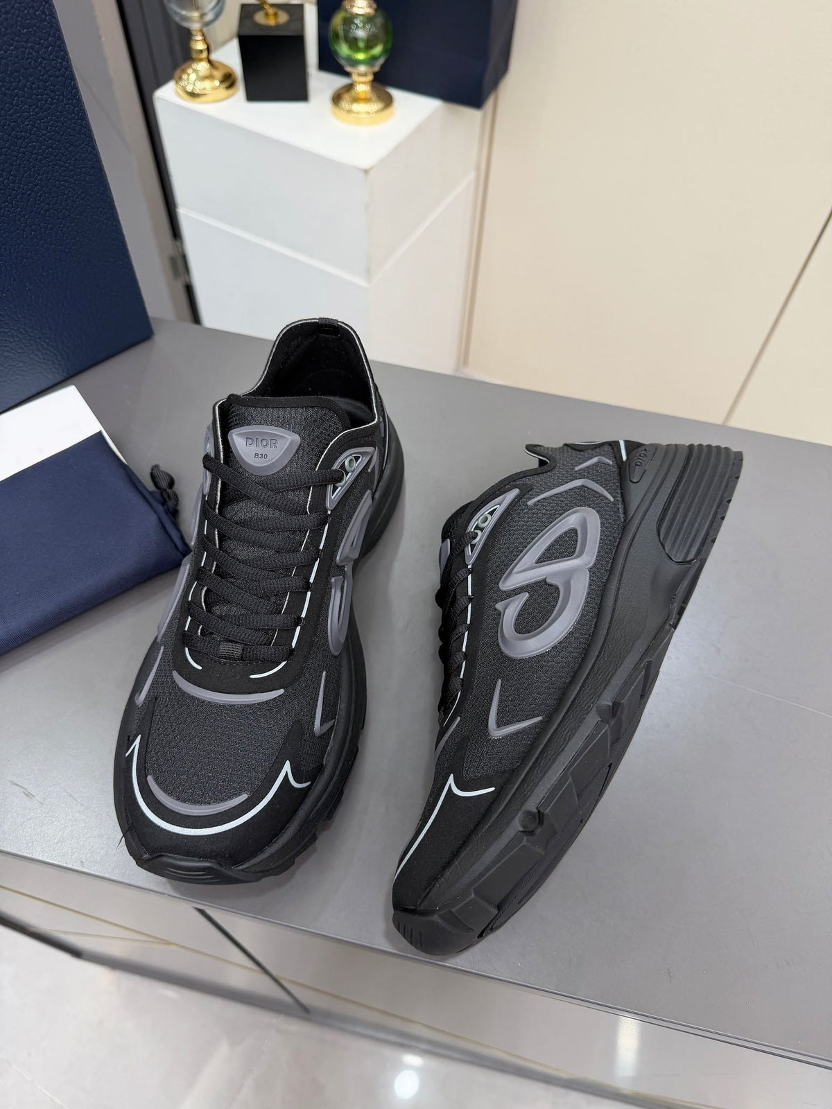 New season Dior b30