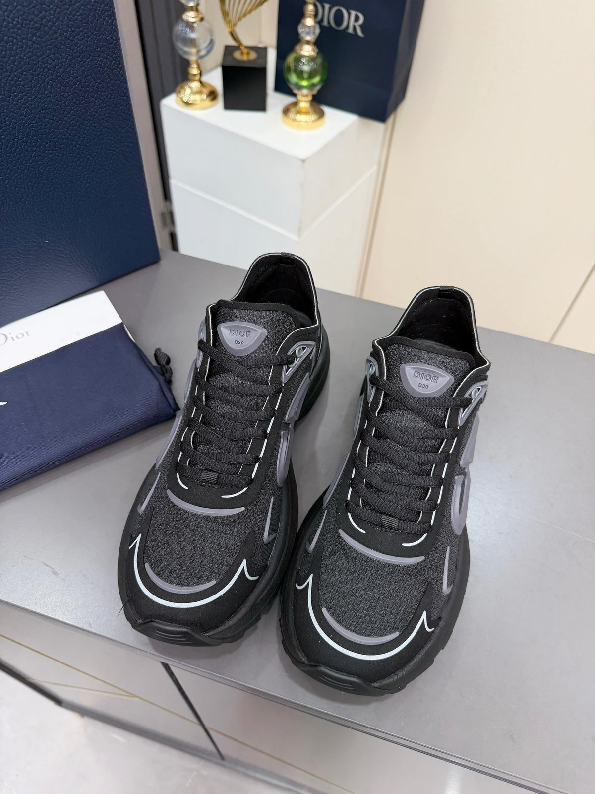 New season Dior b30