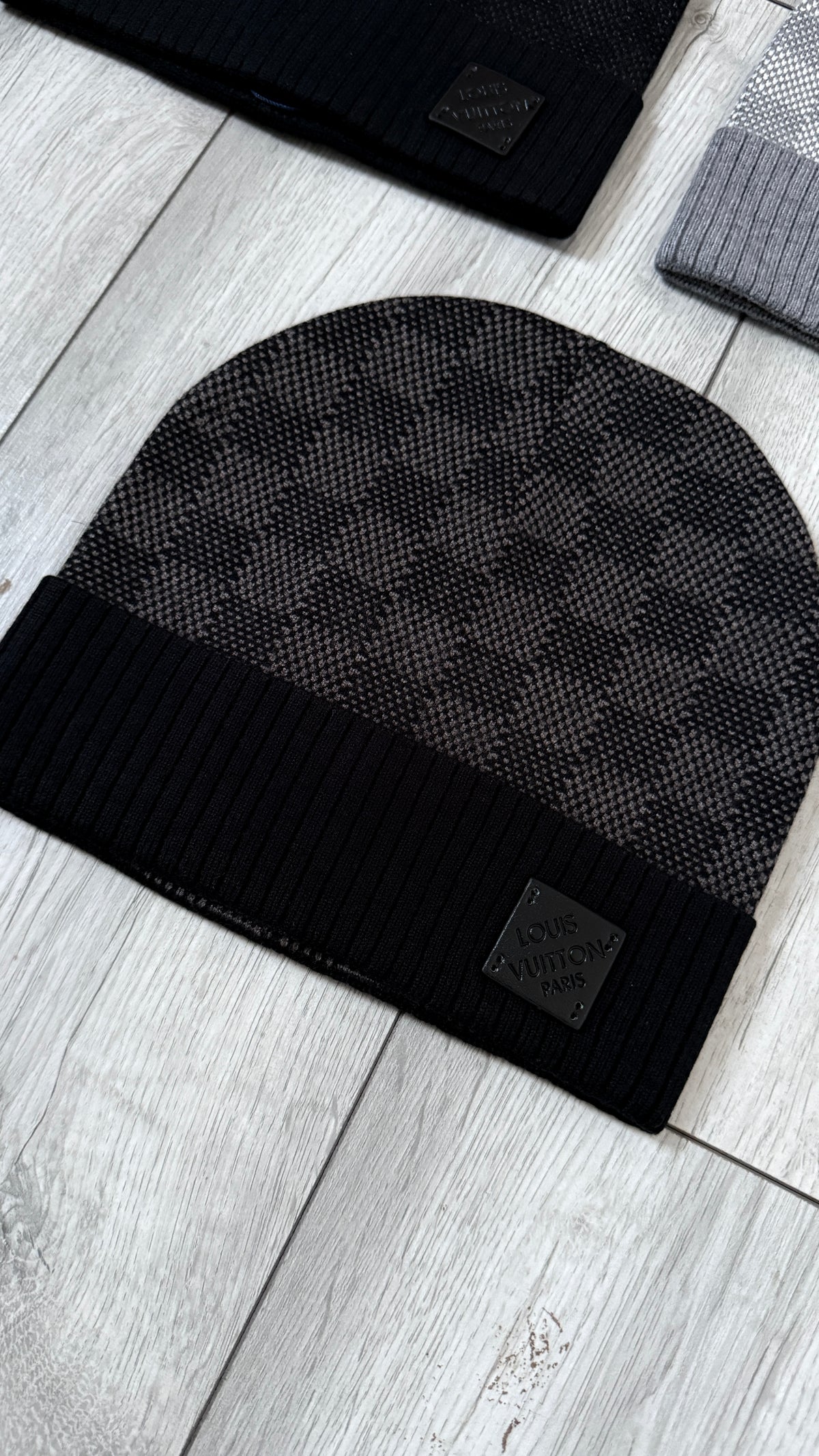Lv hat