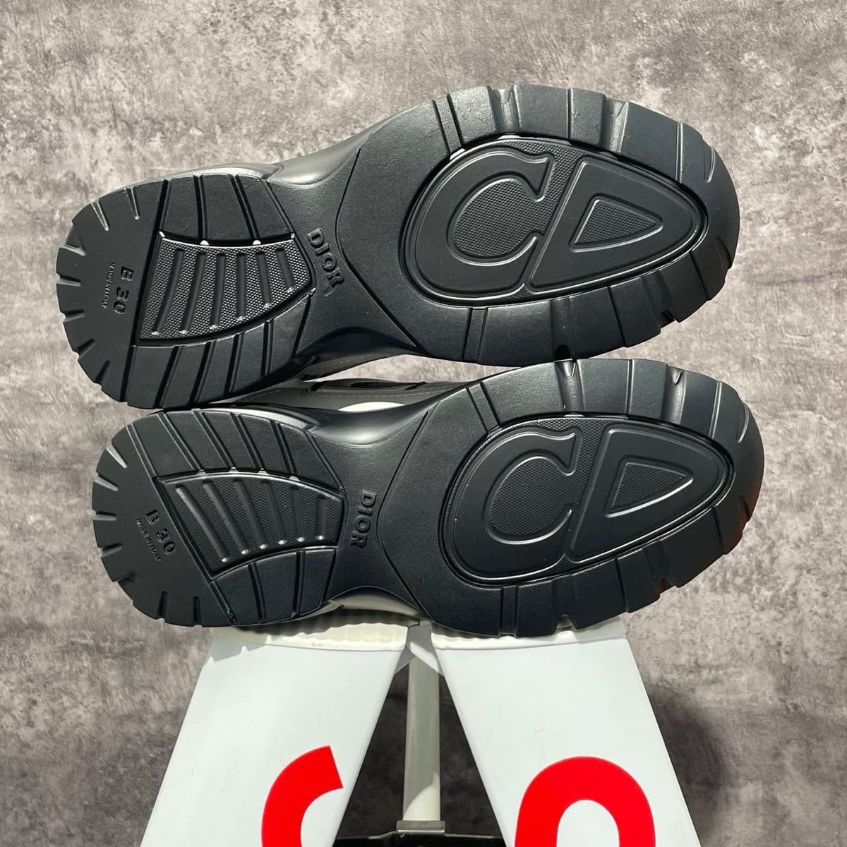 Dior b30