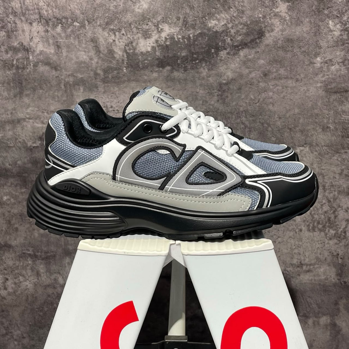 Dior b30