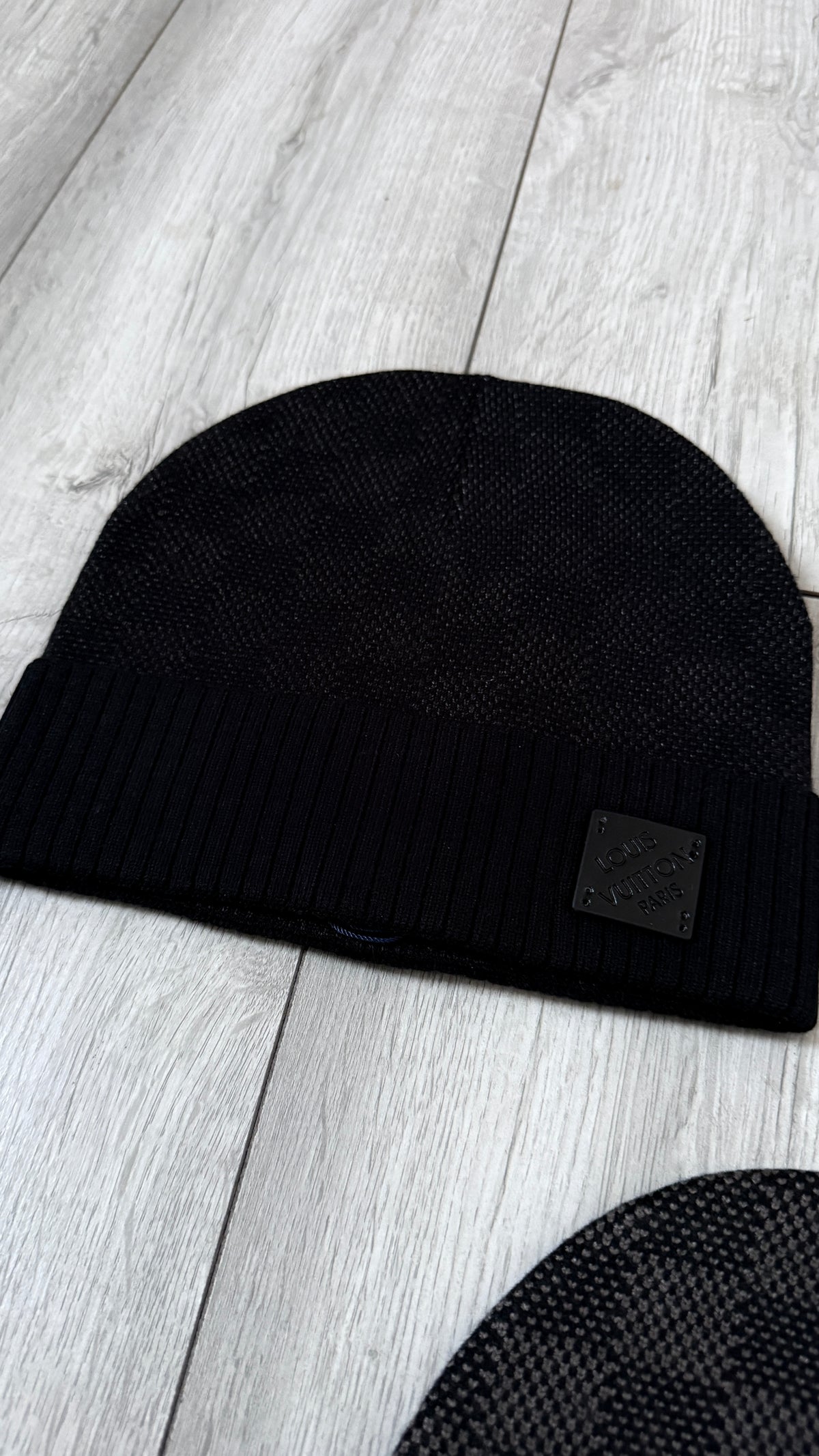 Lv hat